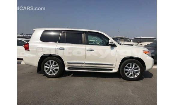 Buy Import Toyota Land Cruiser White Car in Import - Dubai in Batken Buy Import Toyota Land Cruiser White Car in Import - Dubai in Batken