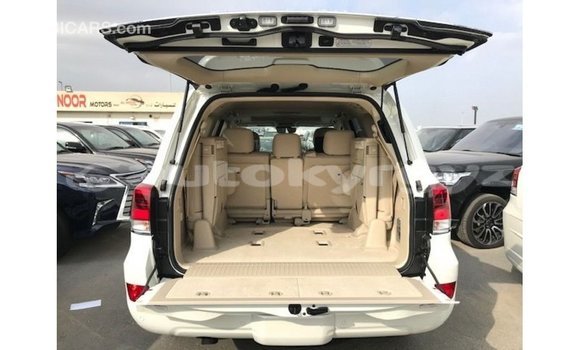 Buy Import Toyota Land Cruiser White Car in Import - Dubai in Batken Buy Import Toyota Land Cruiser White Car in Import - Dubai in Batken
