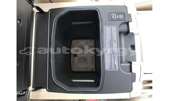 Buy Import Toyota Land Cruiser White Car in Import - Dubai in Batken Buy Import Toyota Land Cruiser White Car in Import - Dubai in Batken