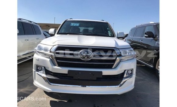 Buy Import Toyota Land Cruiser White Car in Import - Dubai in Batken Buy Import Toyota Land Cruiser White Car in Import - Dubai in Batken