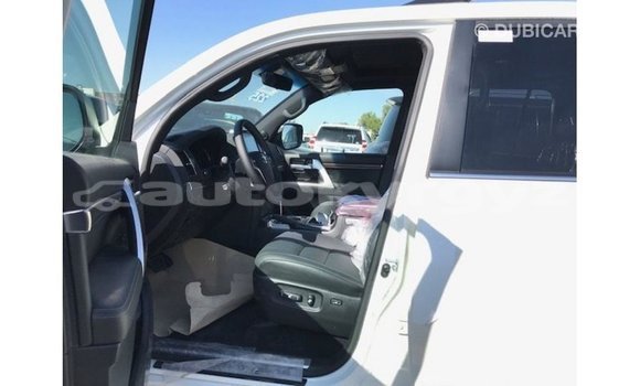 Buy Import Toyota Land Cruiser White Car in Import - Dubai in Batken Buy Import Toyota Land Cruiser White Car in Import - Dubai in Batken