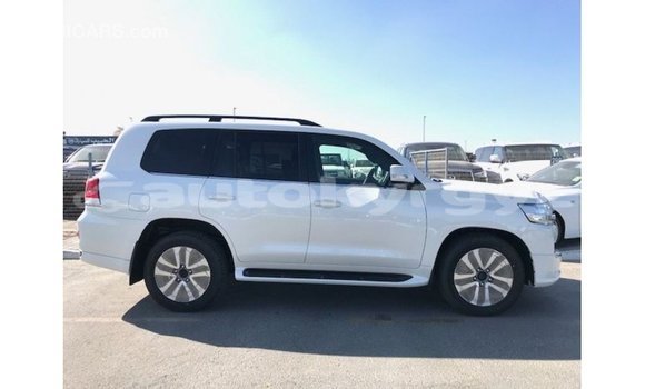Buy Import Toyota Land Cruiser White Car in Import - Dubai in Batken Buy Import Toyota Land Cruiser White Car in Import - Dubai in Batken