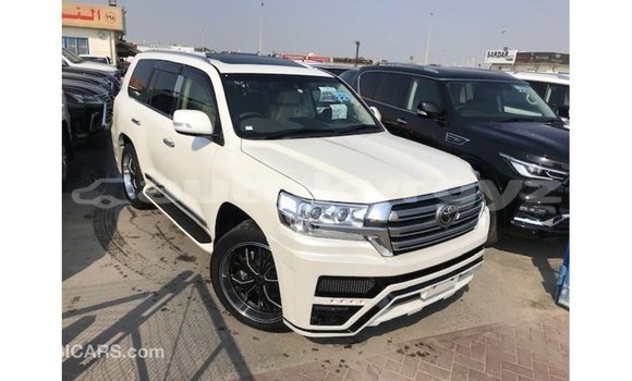 Buy Import Toyota Land Cruiser White Car in Import - Dubai in Batken Buy Import Toyota Land Cruiser White Car in Import - Dubai in Batken