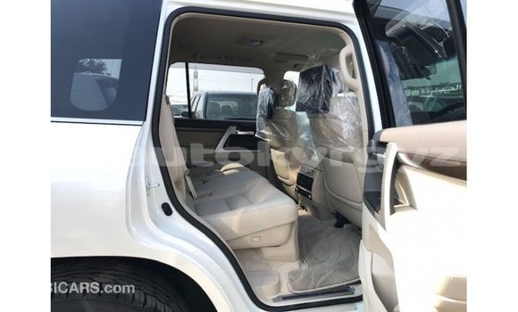 Buy Import Toyota Land Cruiser White Car in Import - Dubai in Batken Buy Import Toyota Land Cruiser White Car in Import - Dubai in Batken