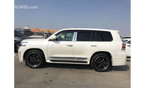 Buy Import Toyota Land Cruiser White Car in Import - Dubai in Batken Buy Import Toyota Land Cruiser White Car in Import - Dubai in Batken