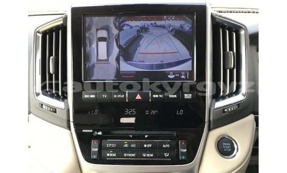 Buy Import Toyota Land Cruiser White Car in Import - Dubai in Batken Buy Import Toyota Land Cruiser White Car in Import - Dubai in Batken