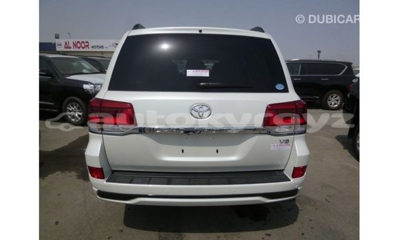 Buy Import Toyota Land Cruiser White Car in Import - Dubai in Batken Buy Import Toyota Land Cruiser White Car in Import - Dubai in Batken