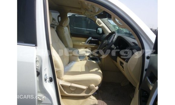 Buy Import Toyota Land Cruiser White Car in Import - Dubai in Batken Buy Import Toyota Land Cruiser White Car in Import - Dubai in Batken