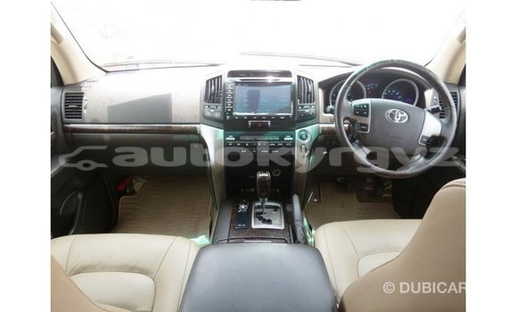 Buy Import Toyota Land Cruiser White Car in Import - Dubai in Batken Buy Import Toyota Land Cruiser White Car in Import - Dubai in Batken