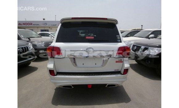 Buy Import Toyota Land Cruiser White Car in Import - Dubai in Batken Buy Import Toyota Land Cruiser White Car in Import - Dubai in Batken