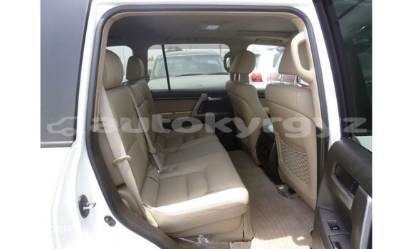 Buy Import Toyota Land Cruiser White Car in Import - Dubai in Batken Buy Import Toyota Land Cruiser White Car in Import - Dubai in Batken
