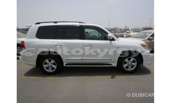 Buy Import Toyota Land Cruiser White Car in Import - Dubai in Batken Buy Import Toyota Land Cruiser White Car in Import - Dubai in Batken