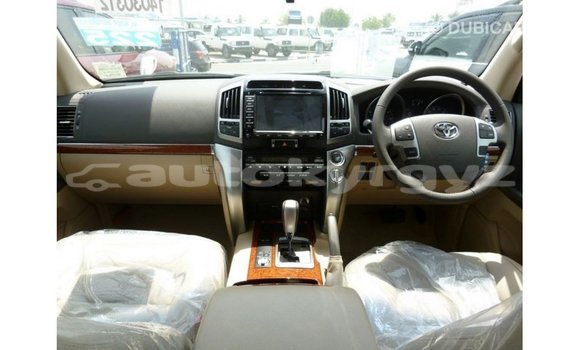 Buy Import Toyota Land Cruiser White Car in Import - Dubai in Batken Buy Import Toyota Land Cruiser White Car in Import - Dubai in Batken