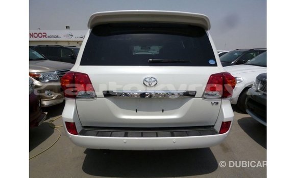 Buy Import Toyota Land Cruiser White Car in Import - Dubai in Batken Buy Import Toyota Land Cruiser White Car in Import - Dubai in Batken