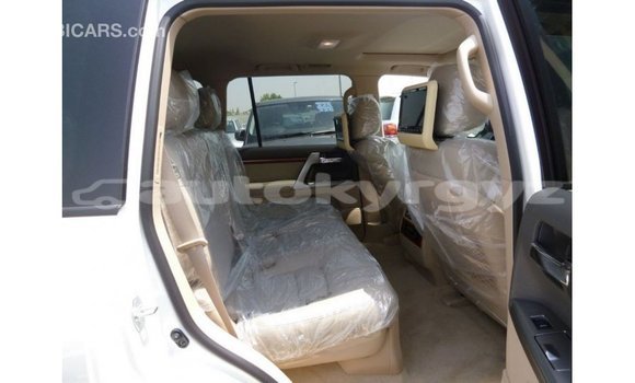 Buy Import Toyota Land Cruiser White Car in Import - Dubai in Batken Buy Import Toyota Land Cruiser White Car in Import - Dubai in Batken