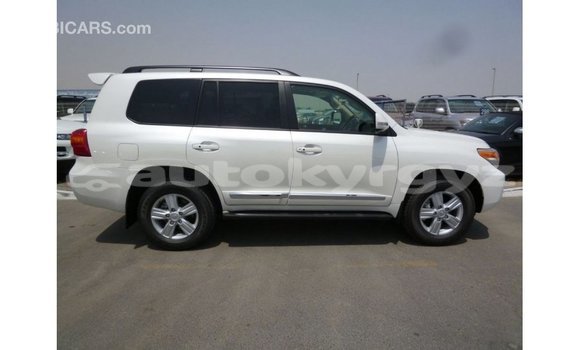 Buy Import Toyota Land Cruiser White Car in Import - Dubai in Batken Buy Import Toyota Land Cruiser White Car in Import - Dubai in Batken