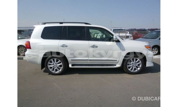 Buy Import Toyota Land Cruiser White Car in Import - Dubai in Batken Buy Import Toyota Land Cruiser White Car in Import - Dubai in Batken