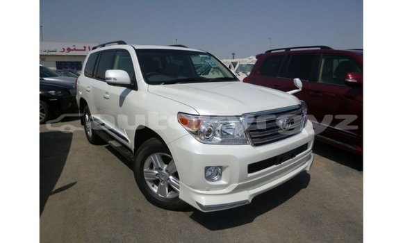 Buy Import Toyota Land Cruiser White Car in Import - Dubai in Batken Buy Import Toyota Land Cruiser White Car in Import - Dubai in Batken