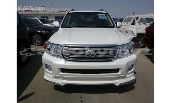 Buy Import Toyota Land Cruiser White Car in Import - Dubai in Batken Buy Import Toyota Land Cruiser White Car in Import - Dubai in Batken