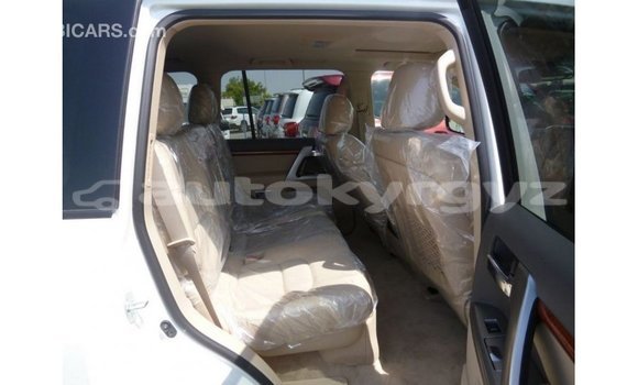 Buy Import Toyota Land Cruiser White Car in Import - Dubai in Batken Buy Import Toyota Land Cruiser White Car in Import - Dubai in Batken