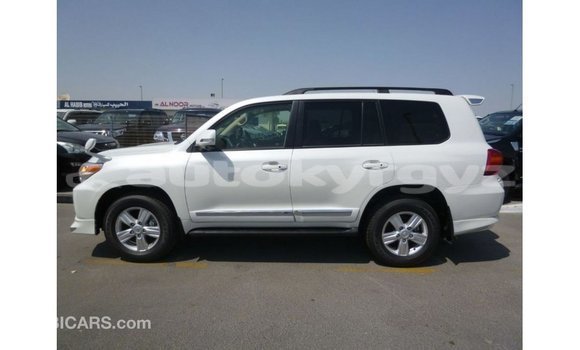 Buy Import Toyota Land Cruiser White Car in Import - Dubai in Batken Buy Import Toyota Land Cruiser White Car in Import - Dubai in Batken
