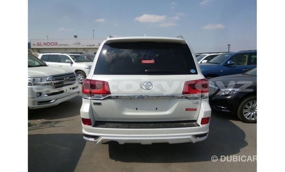 Buy Import Toyota Land Cruiser White Car in Import - Dubai in Batken Buy Import Toyota Land Cruiser White Car in Import - Dubai in Batken