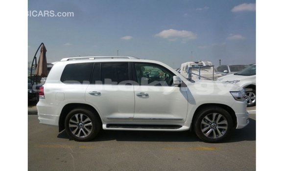 Buy Import Toyota Land Cruiser White Car in Import - Dubai in Batken Buy Import Toyota Land Cruiser White Car in Import - Dubai in Batken
