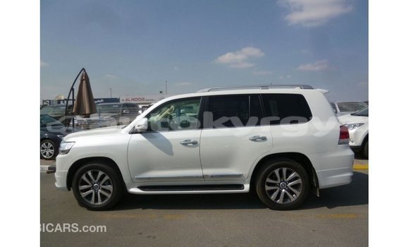 Buy Import Toyota Land Cruiser White Car in Import - Dubai in Batken Buy Import Toyota Land Cruiser White Car in Import - Dubai in Batken