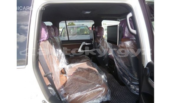 Buy Import Toyota Land Cruiser White Car in Import - Dubai in Batken Buy Import Toyota Land Cruiser White Car in Import - Dubai in Batken