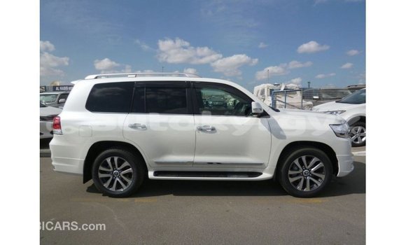 Buy Import Toyota Land Cruiser White Car in Import - Dubai in Batken Buy Import Toyota Land Cruiser White Car in Import - Dubai in Batken