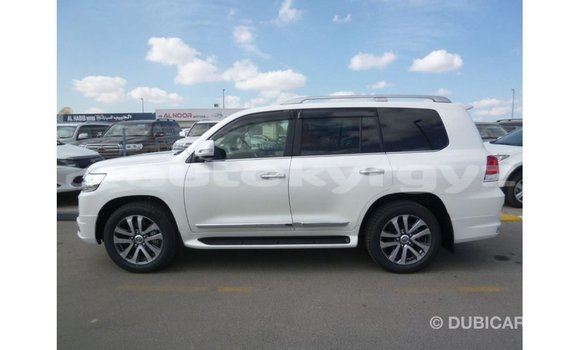 Buy Import Toyota Land Cruiser White Car in Import - Dubai in Batken Buy Import Toyota Land Cruiser White Car in Import - Dubai in Batken