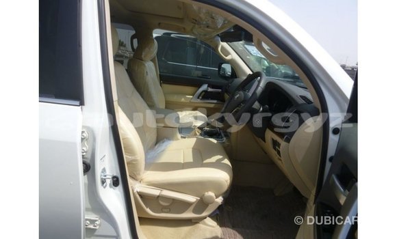 Buy Import Toyota Land Cruiser White Car in Import - Dubai in Batken Buy Import Toyota Land Cruiser White Car in Import - Dubai in Batken