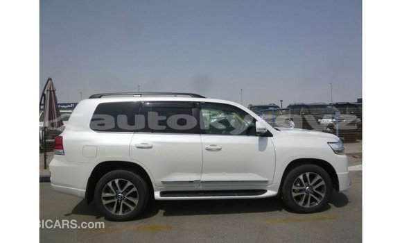 Buy Import Toyota Land Cruiser White Car in Import - Dubai in Batken Buy Import Toyota Land Cruiser White Car in Import - Dubai in Batken