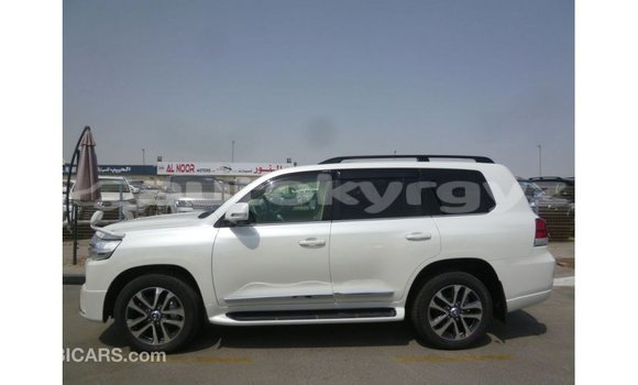 Buy Import Toyota Land Cruiser White Car in Import - Dubai in Batken Buy Import Toyota Land Cruiser White Car in Import - Dubai in Batken