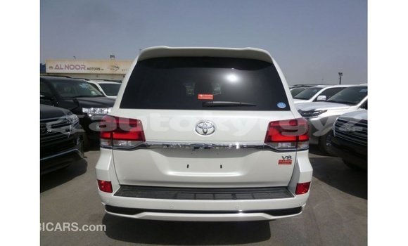 Buy Import Toyota Land Cruiser White Car in Import - Dubai in Batken Buy Import Toyota Land Cruiser White Car in Import - Dubai in Batken