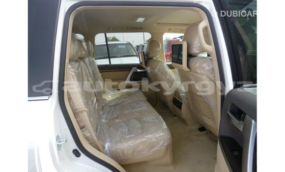 Buy Import Toyota Land Cruiser White Car in Import - Dubai in Batken Buy Import Toyota Land Cruiser White Car in Import - Dubai in Batken