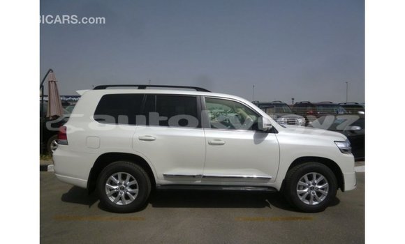 Buy Import Toyota Land Cruiser White Car in Import - Dubai in Batken Buy Import Toyota Land Cruiser White Car in Import - Dubai in Batken