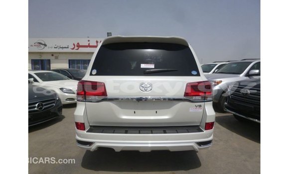 Buy Import Toyota Land Cruiser White Car in Import - Dubai in Batken Buy Import Toyota Land Cruiser White Car in Import - Dubai in Batken