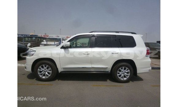 Buy Import Toyota Land Cruiser White Car in Import - Dubai in Batken Buy Import Toyota Land Cruiser White Car in Import - Dubai in Batken