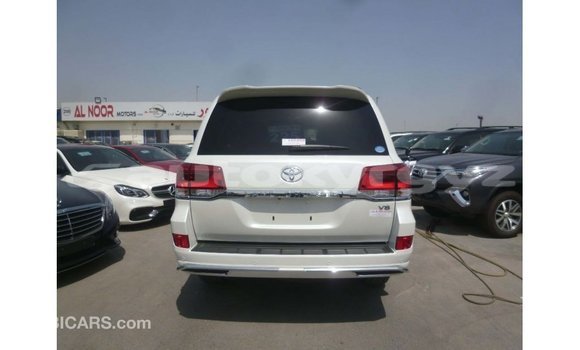 Buy Import Toyota Land Cruiser White Car in Import - Dubai in Batken Buy Import Toyota Land Cruiser White Car in Import - Dubai in Batken