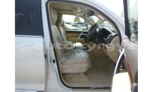 Buy Import Toyota Land Cruiser White Car in Import - Dubai in Batken Buy Import Toyota Land Cruiser White Car in Import - Dubai in Batken