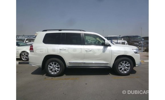 Buy Import Toyota Land Cruiser White Car in Import - Dubai in Batken Buy Import Toyota Land Cruiser White Car in Import - Dubai in Batken
