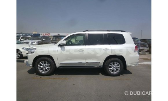 Buy Import Toyota Land Cruiser White Car in Import - Dubai in Batken Buy Import Toyota Land Cruiser White Car in Import - Dubai in Batken