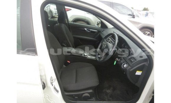 Buy Import Mercedes-Benz 200 White Car in Import - Dubai in Batken Buy Import Mercedes-Benz 200 White Car in Import - Dubai in Batken