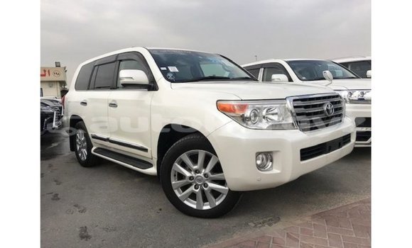 Buy Import Toyota Land Cruiser White Car in Import - Dubai in Batken Buy Import Toyota Land Cruiser White Car in Import - Dubai in Batken