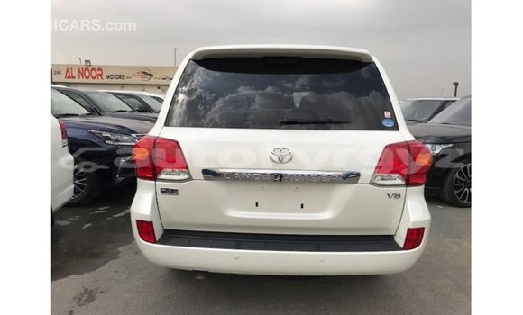 Buy Import Toyota Land Cruiser White Car in Import - Dubai in Batken Buy Import Toyota Land Cruiser White Car in Import - Dubai in Batken