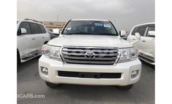 Buy Import Toyota Land Cruiser White Car in Import - Dubai in Batken Buy Import Toyota Land Cruiser White Car in Import - Dubai in Batken