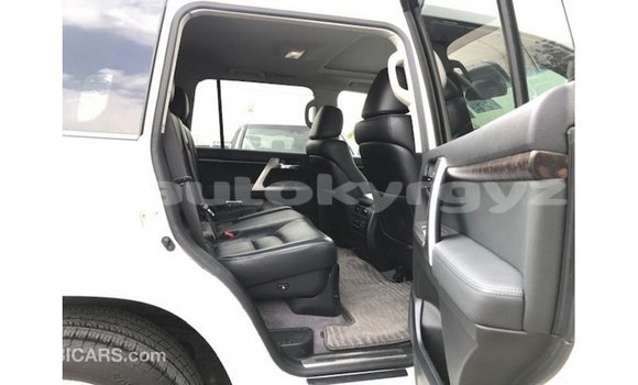 Buy Import Toyota Land Cruiser White Car in Import - Dubai in Batken Buy Import Toyota Land Cruiser White Car in Import - Dubai in Batken