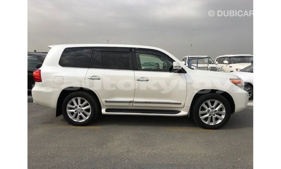 Buy Import Toyota Land Cruiser White Car in Import - Dubai in Batken Buy Import Toyota Land Cruiser White Car in Import - Dubai in Batken