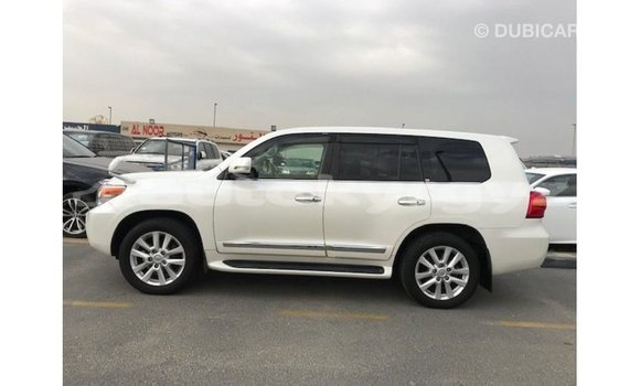 Buy Import Toyota Land Cruiser White Car in Import - Dubai in Batken Buy Import Toyota Land Cruiser White Car in Import - Dubai in Batken